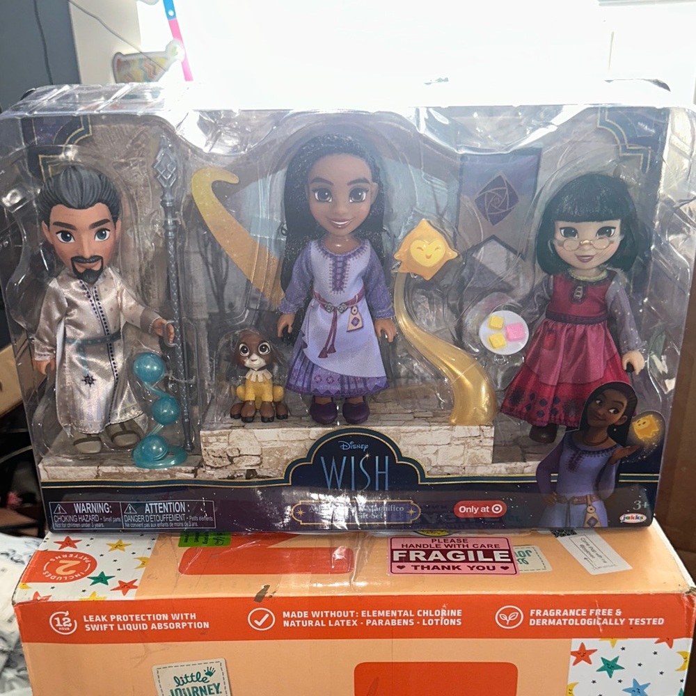 Disney Wish Character Doll Set - Purple & Silver with the goat!